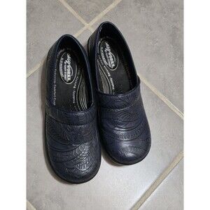 Easy Works by Easy Street Lyndee Shoes Womens 7 M Slip On Wedge Clogs Navy Blue